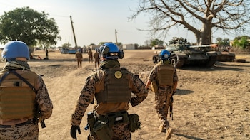 Seis 'cascos azules' bangladeshíes muertos