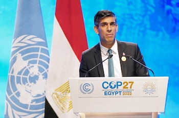 El primer ministro británico Rishi Sunak se dirige a los delegados durante la cumbre COP27 en Sharm el-Sheikh, Egipto, el 7 de noviembre de 2022. Stefan Rousseau/Pool vía REUTERS/File Photo