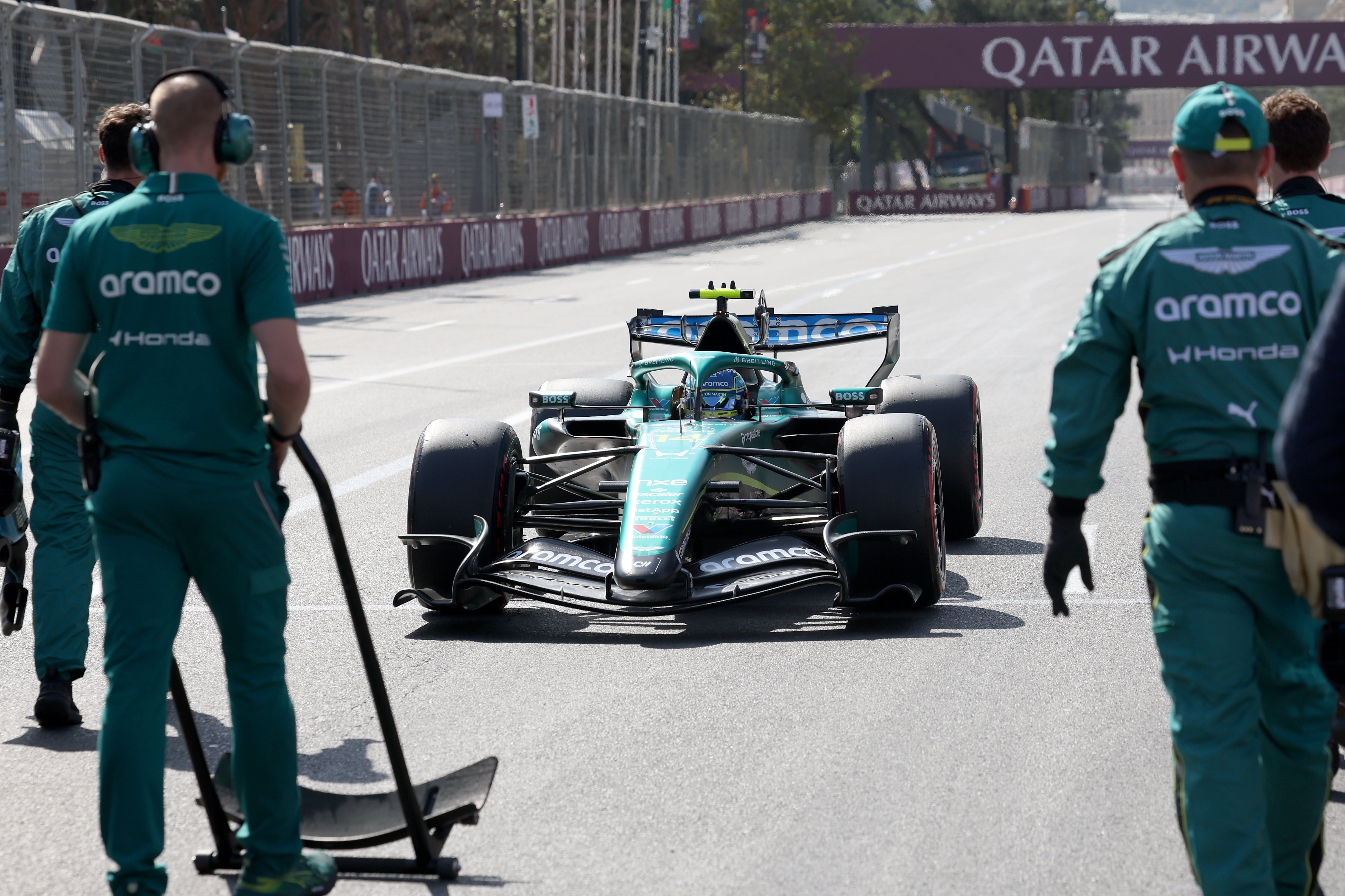 El piloto español Fernando Alonso (Aston Martin), durante el Gran Premio de Fórmula Uno de Azerbaiyán este sábado. EFE/ALI HAIDER