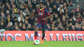 Alex Song con la camiseta del Barcelona
