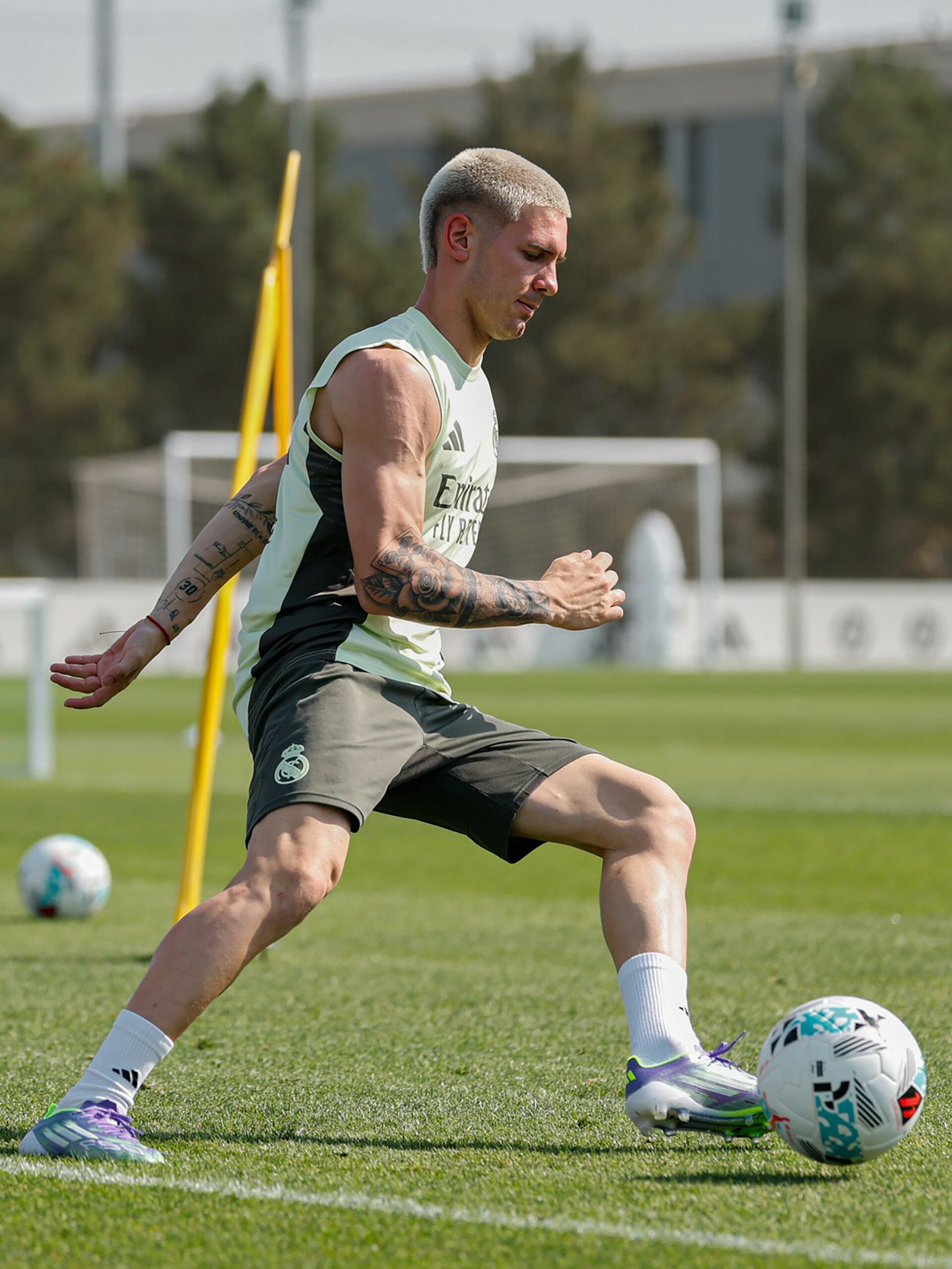 Franco Mastantuono tuvo su primera práctica en Real Madrid (@realmadrid)