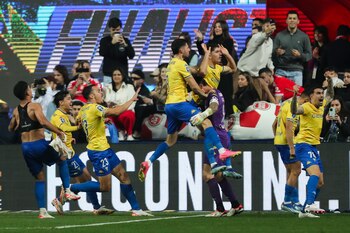 Los jugadores del Estoril Praia durante el partido de la fase de grupos de la Liga de Campeoenas que han jugado Chelsea y Real Madrid en Stanford Bridgem en Londres, Reino Unido. EFE/EPA/TOLGA AKME