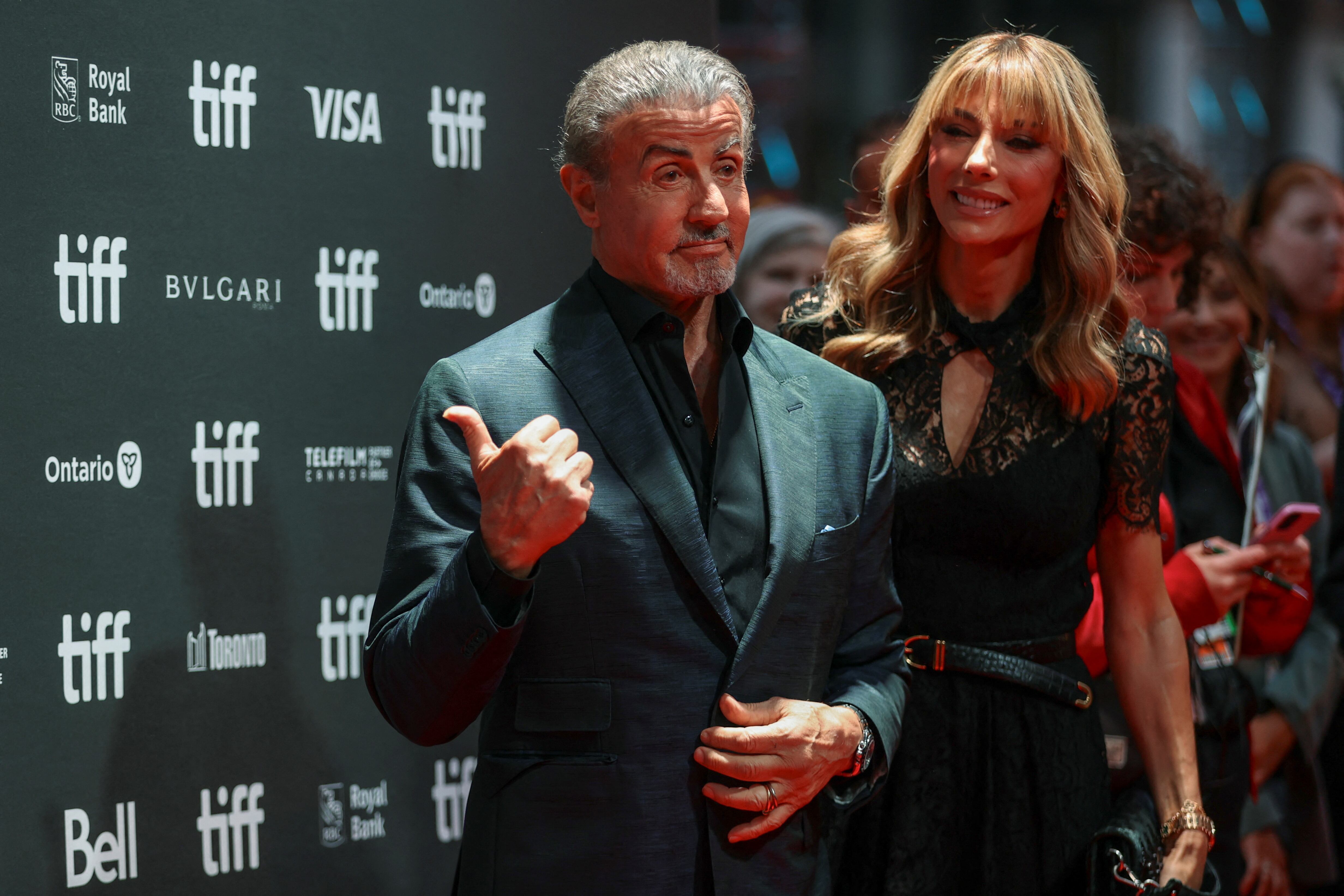 Forma desde hace décadas una reconocida familia junto a Jennifer Flavin, con quien comparte tres hijas (Reuters)