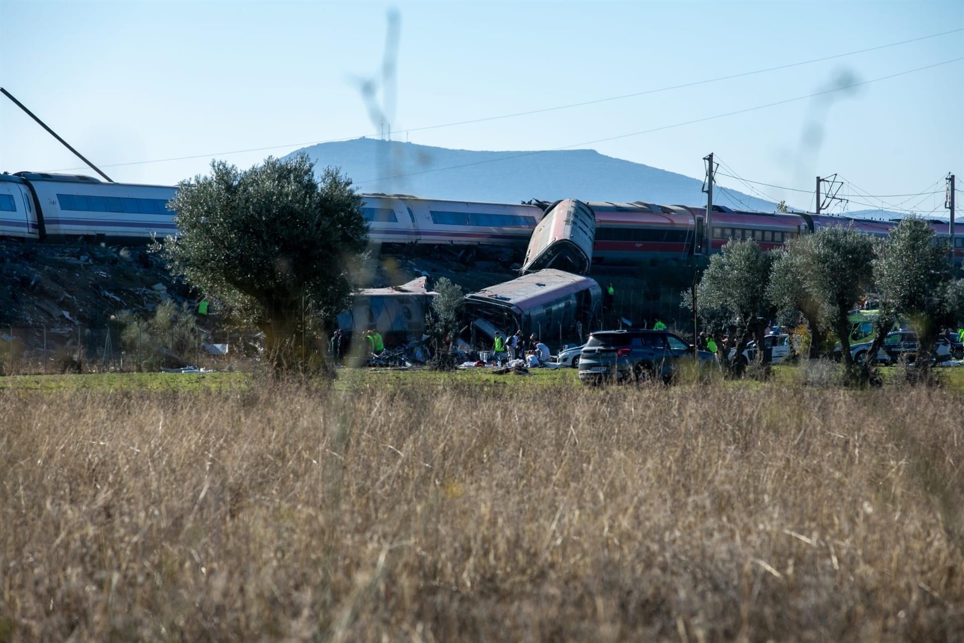 Sanidad moviliza sus recursos y se coordina con Castilla-La Mancha tras el accidente ferroviario en Toledo