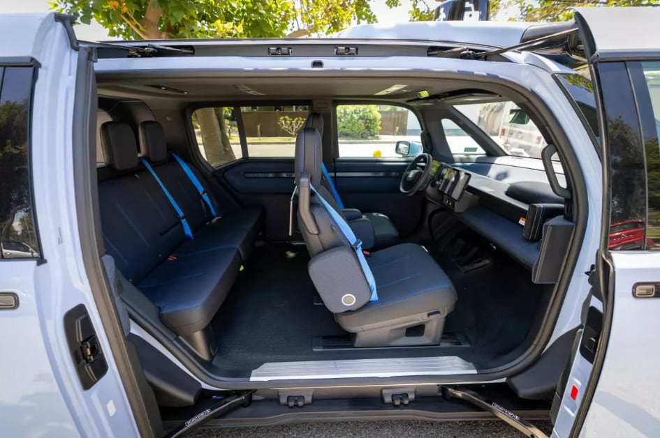 Waymo reduce el número de sensores en el Ojai para simplificar el vehículo y abaratar la fabricación frente al Jaguar I-Pace (Allen J. Schaben / Los Angeles Times)