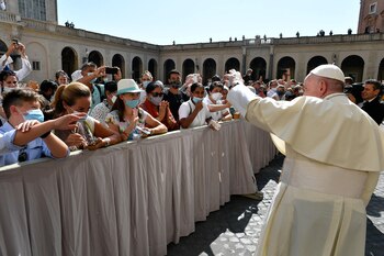 (Vatican Media via REUTERS)