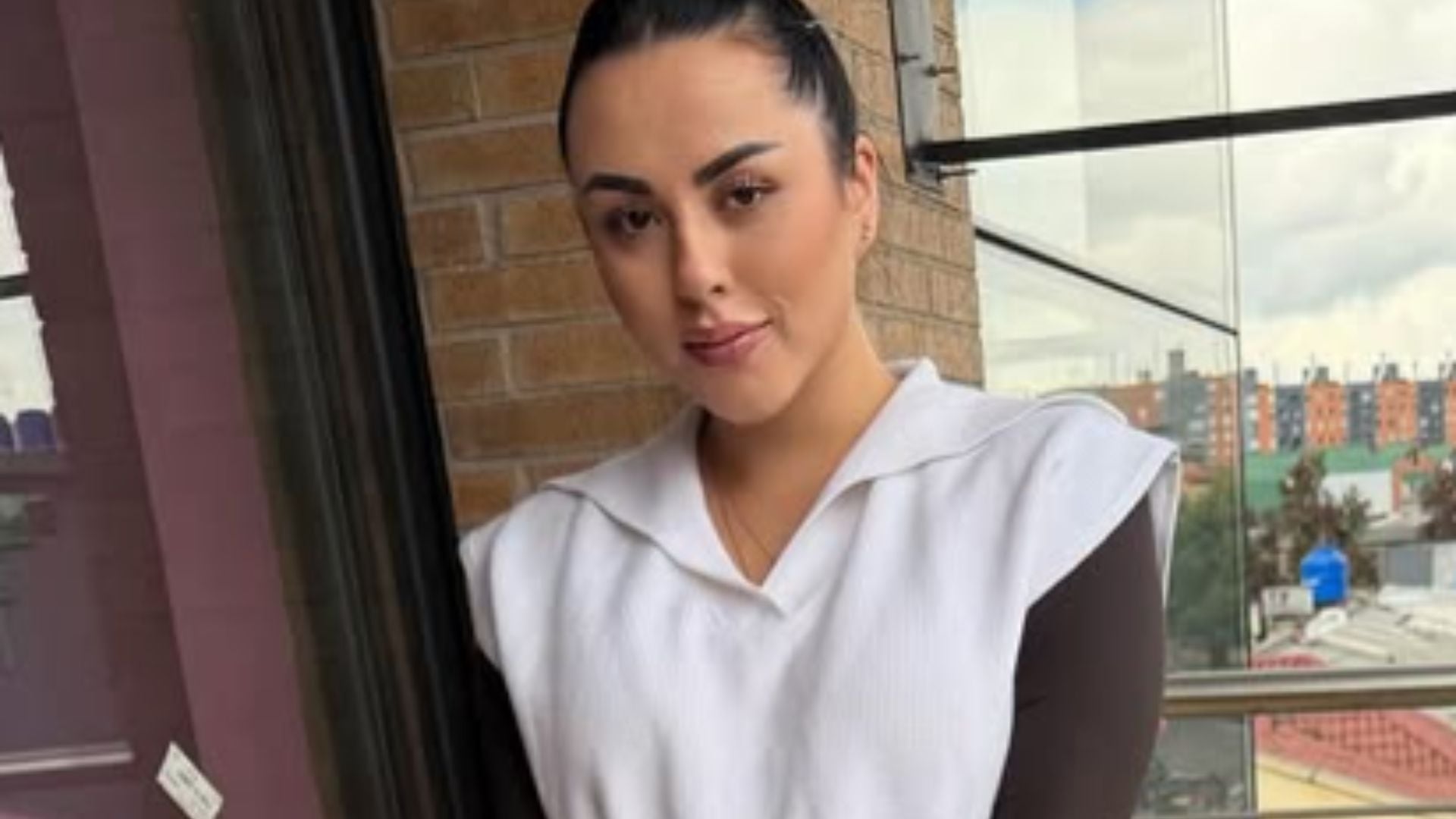 Juliana Calderón confirmó su embarazo y mostró por primera vez el avance de su barriguita en TikTok - crédito @julianacalderon12/tiktok