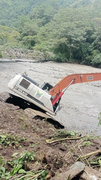 La Ungrd destinó 1.200 horas de maquinaria en Los Canes para descolmatar el río Blanco, pero la sedimentación reapareció en pocos meses, según denunció el alcalde - crédito cortesía Alcaldía de Guayabetal