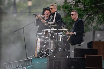 CIUDAD DE MÉXICO, 12MAYO2026.- La banda irlandesa U2 integrada por Bono, The Edge, Adam Clayton y Larry Mullen Jr en calles del centro histórico de la Ciudad de México, graban un video de su nuevo tema. FOTO: EDGAR NEGRETE LIRA/CUARTOSCURO.COM
