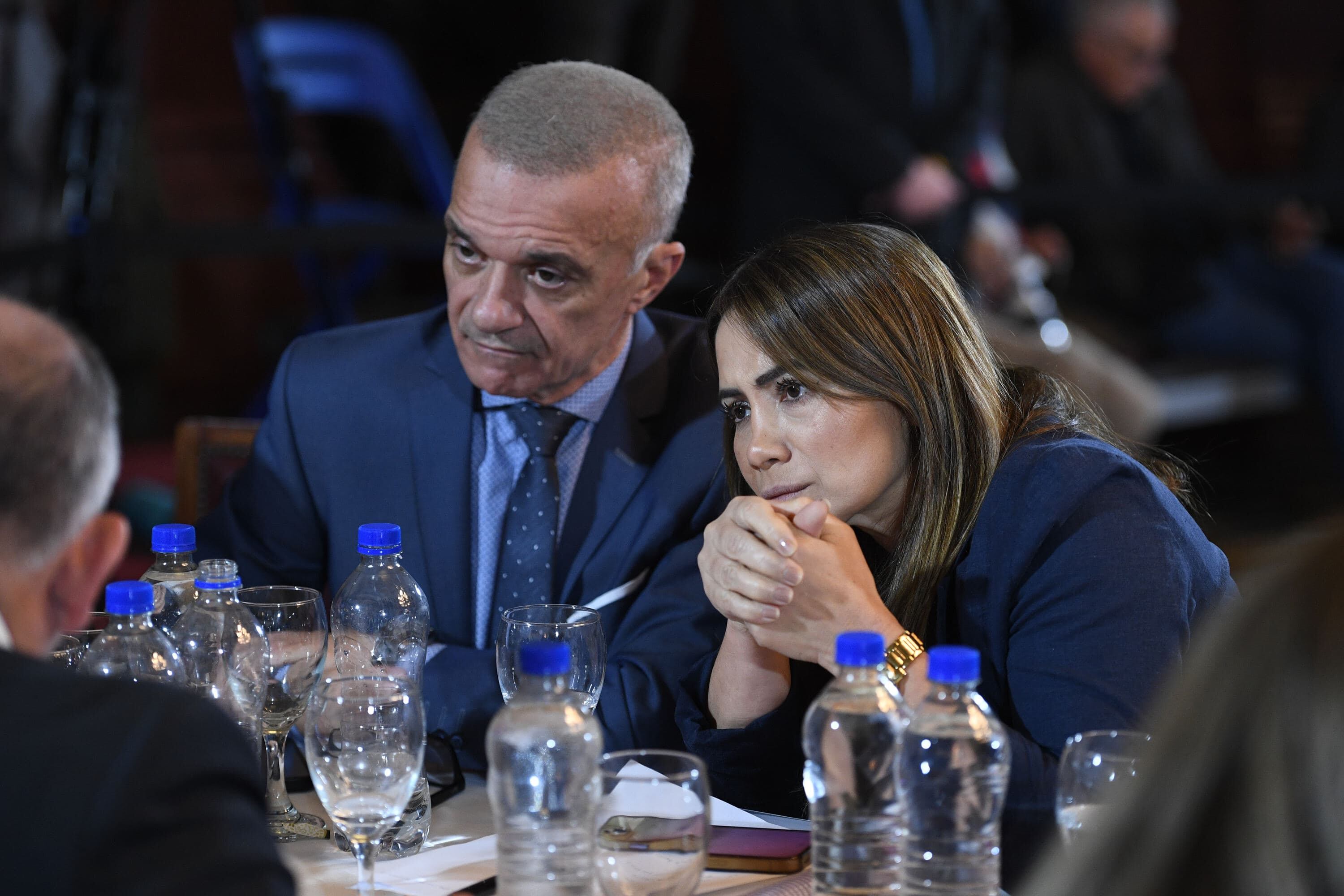 Carlos Arce y Sonia Rojas Decut (foto Prensa Senado)
