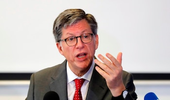 El director para las Américas