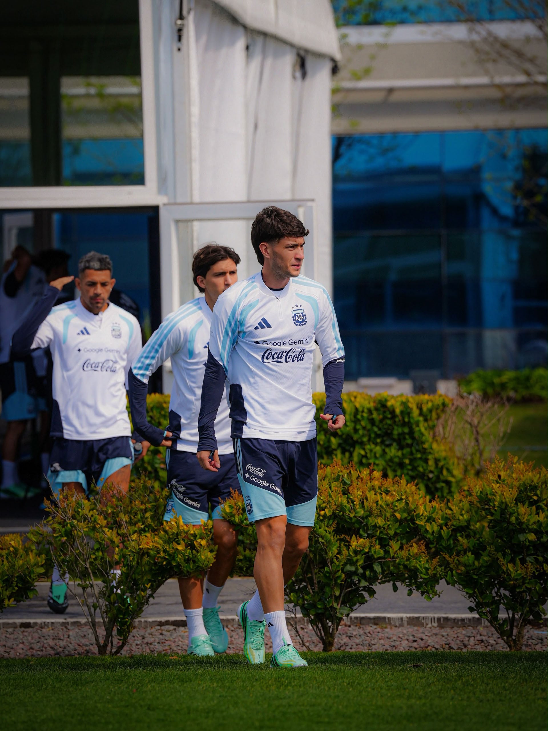 El extremo derecho se entrena con la selección argentina (Instagram: @matiassoule11)