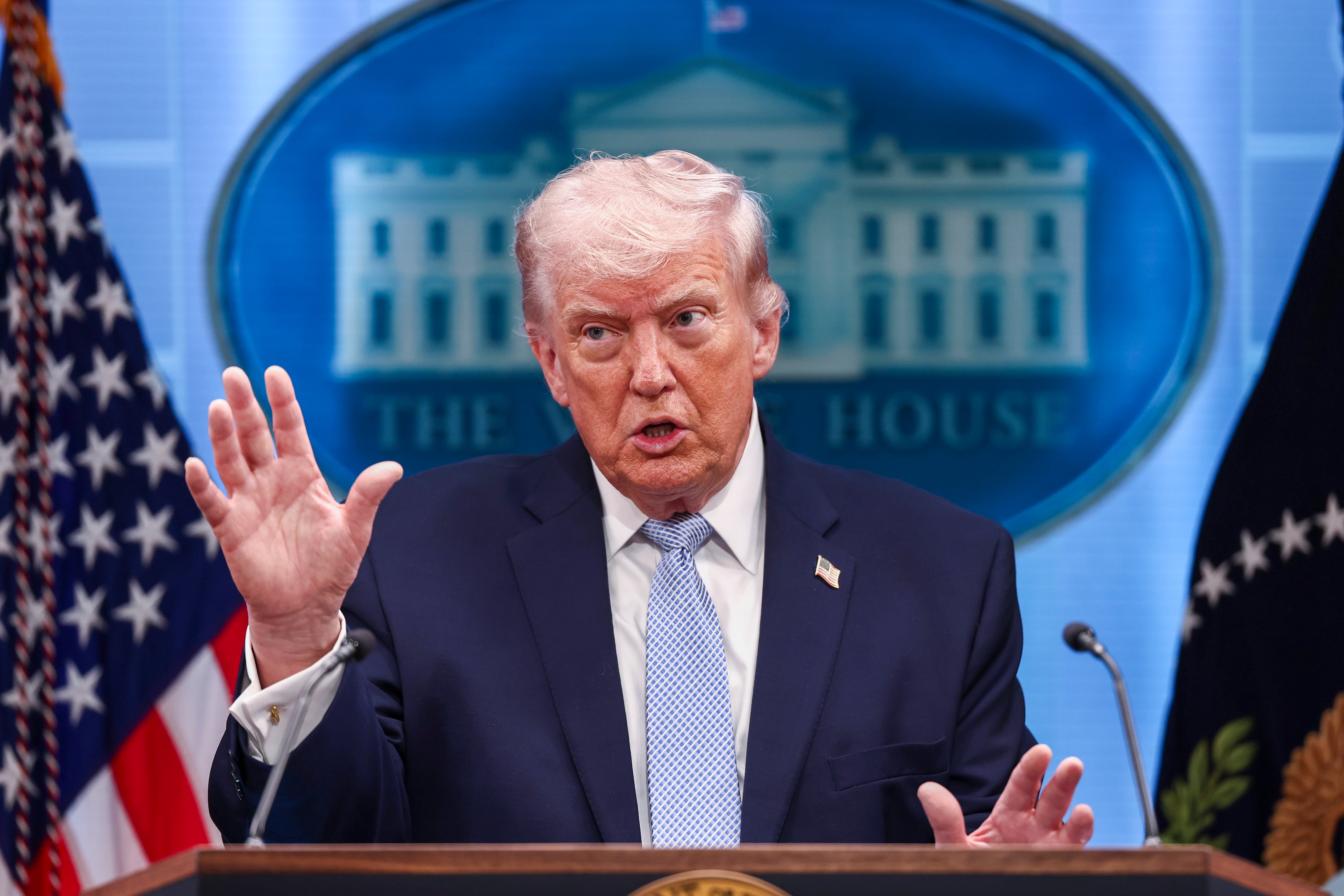 El presidente de Estados Unidos, Donald Trump, durante una conferencia de prensa en la Casa Blanca (EFE/Jim Lo Scalzo)