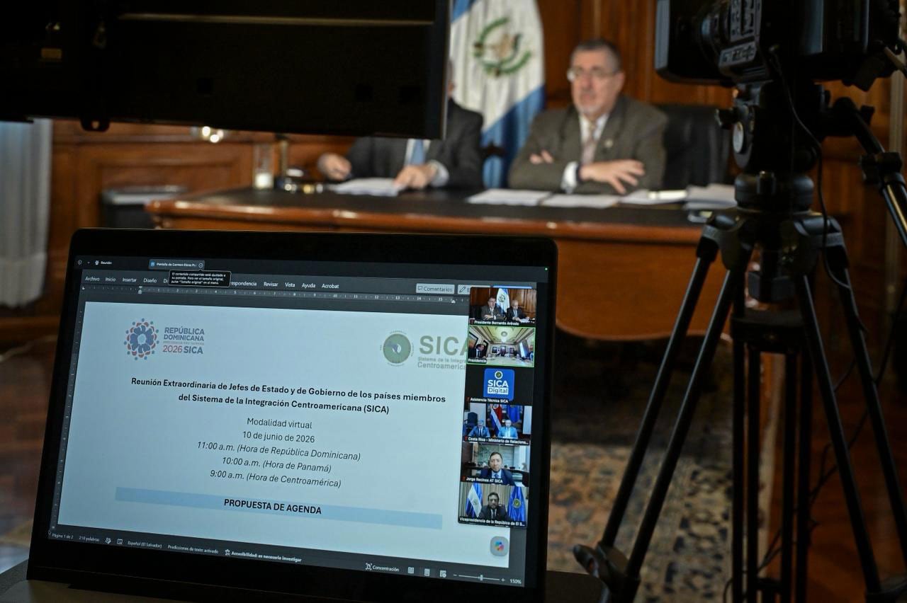 Bernardo Arévalo respaldó la elección de Ajoy Rojas como nueva secretaria general del SICA para dar una conducción sólida y eficaz al organismo regional. (Fotografía: Presidencia de Guatemala)