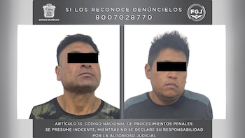 Los detenidos junto a un