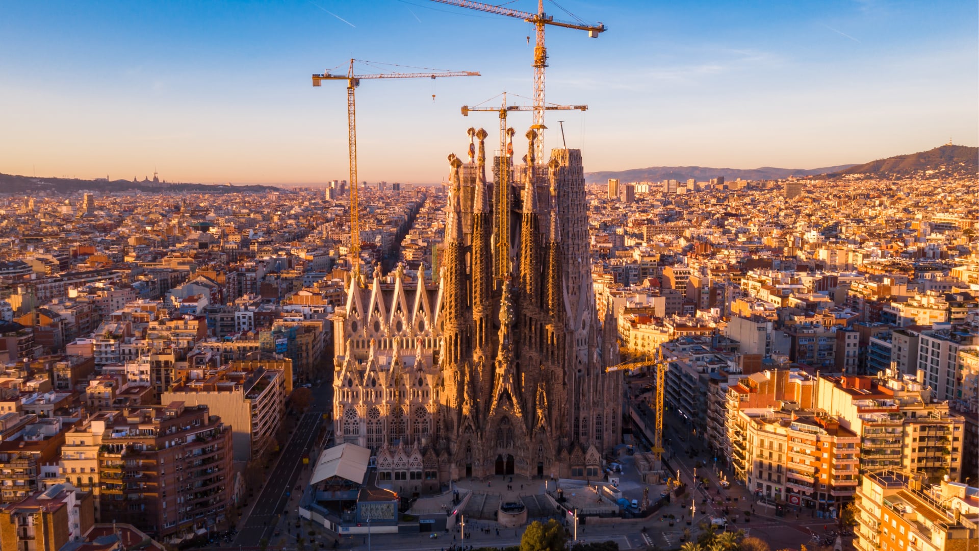 La Sagrada Familia, el proyecto que Antoni Gaudi no pudo terminar (Canva)