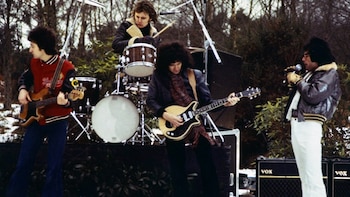 Queen - We Will Rock You