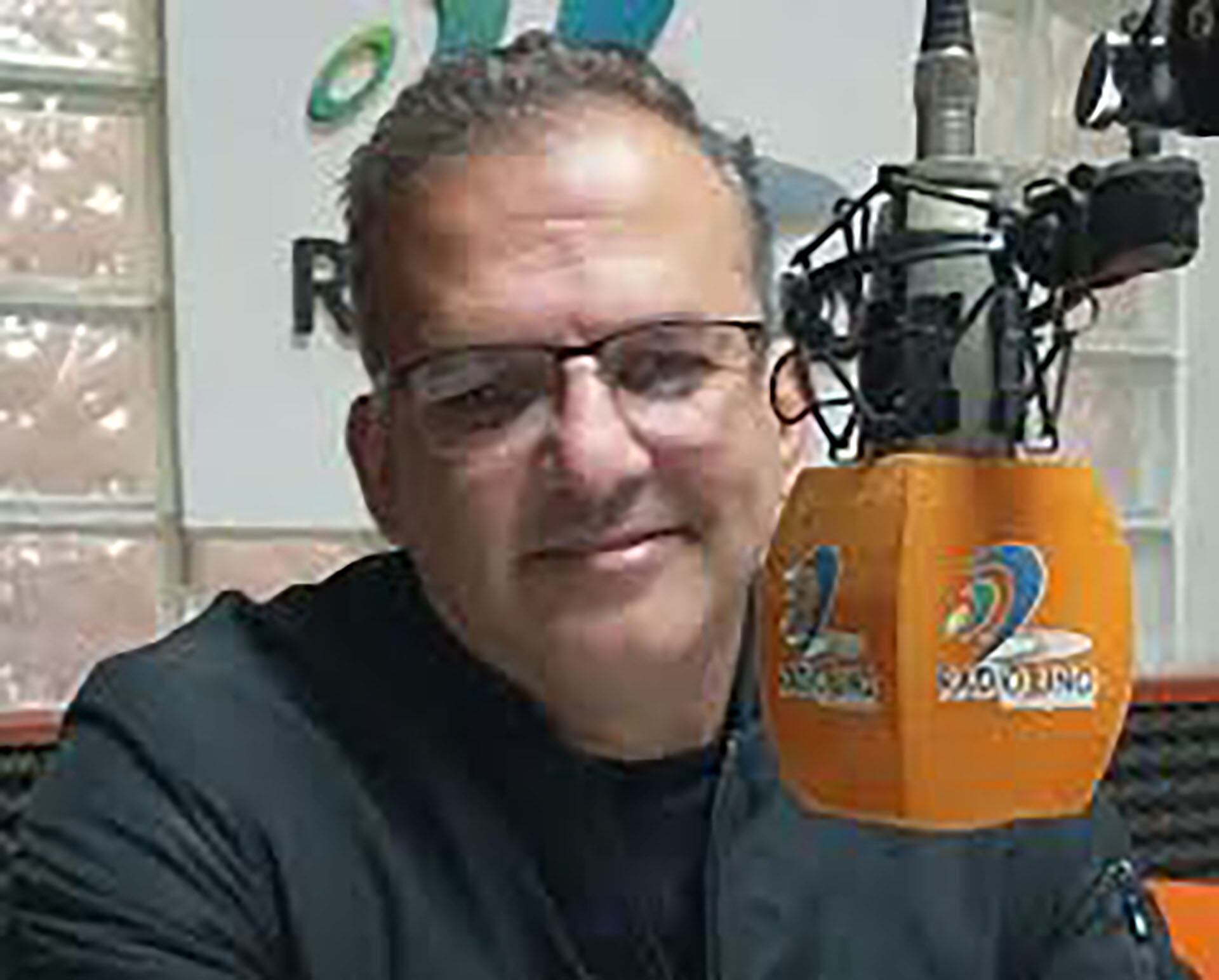 Héctor Brizuela, otro candidato de la rama libertaria