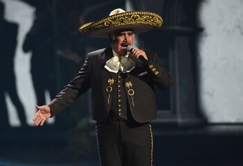 Para su más reciente disco, Vicente Fernández escogió grandes compositores como Juan Gabriel, Agustín Lara o José Alfredo Jiméne
Foto: AP/Chris Pizzello