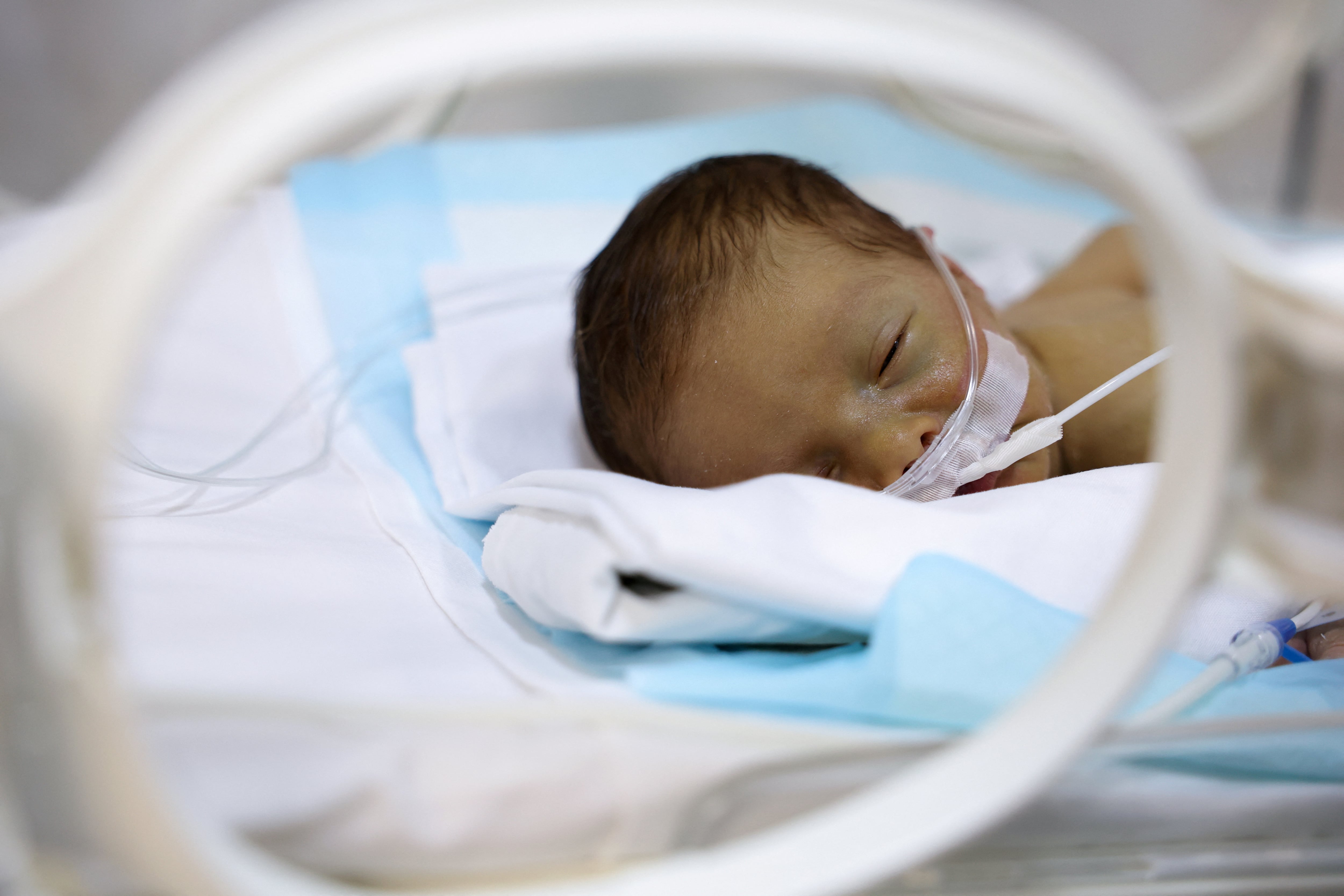 La clasificación de riesgo basada en la evolución del oxígeno funcionó igual en hospitales argentinos y estadounidenses (Archivo REUTERS/Emilie Madi)