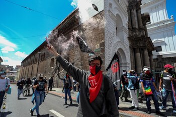 Estudiantes participan de una manifestación