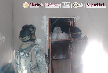 Elementos federales al interior del inmueble. Crédito: Gabinete de seguridad