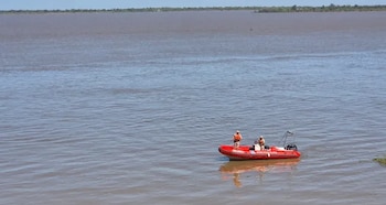 Familiares y vecinos esperan novedades