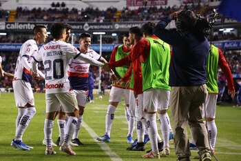 La peculiar celebración de Chivas
