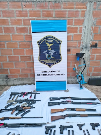 Imputaron a un menor que se grababa disparando y subía a redes los videos con armas de fuego