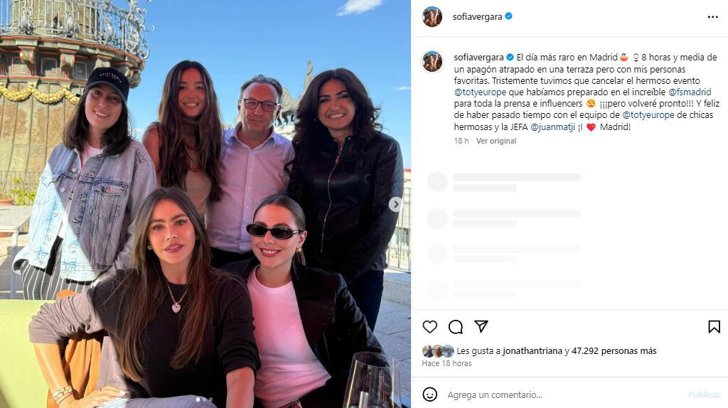 En medio del apagón, la Toty aprovechó para disfrutar en compañía de sus amigos - créditos @sofiavergara/IG