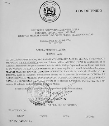 Documento oficial impreso que incluye sellos institucionales, un texto titulado Boleta de notificación y firmas en la parte inferior