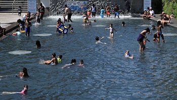 Millones de personas reciben alertas para evitar el sol tras récords históricos de calor en 6 estados