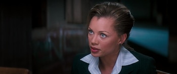 La escena de Vanessa Williams permaneció igual porque el director pensó que iba con el tono de la película. (Captura de video)