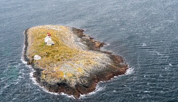 Faro del islote de Skalmen