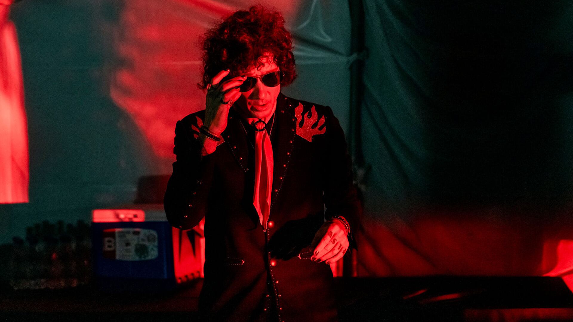 Enrique Bunbury explora la música latinoamericana en sus discos 'Cuentas pendientes' y 'De un siglo anterior', grabados con músicos en México (Gentileza Prensa - José Girl)