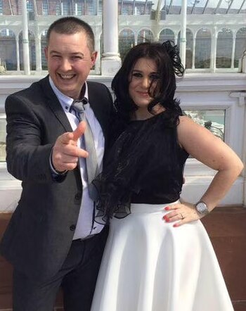 David Perry y su esposa