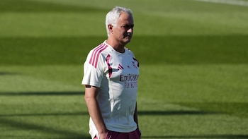 José Mourinho: "Hacer algunas cosas mal me permiten pensar en conjunto con los jugadores"