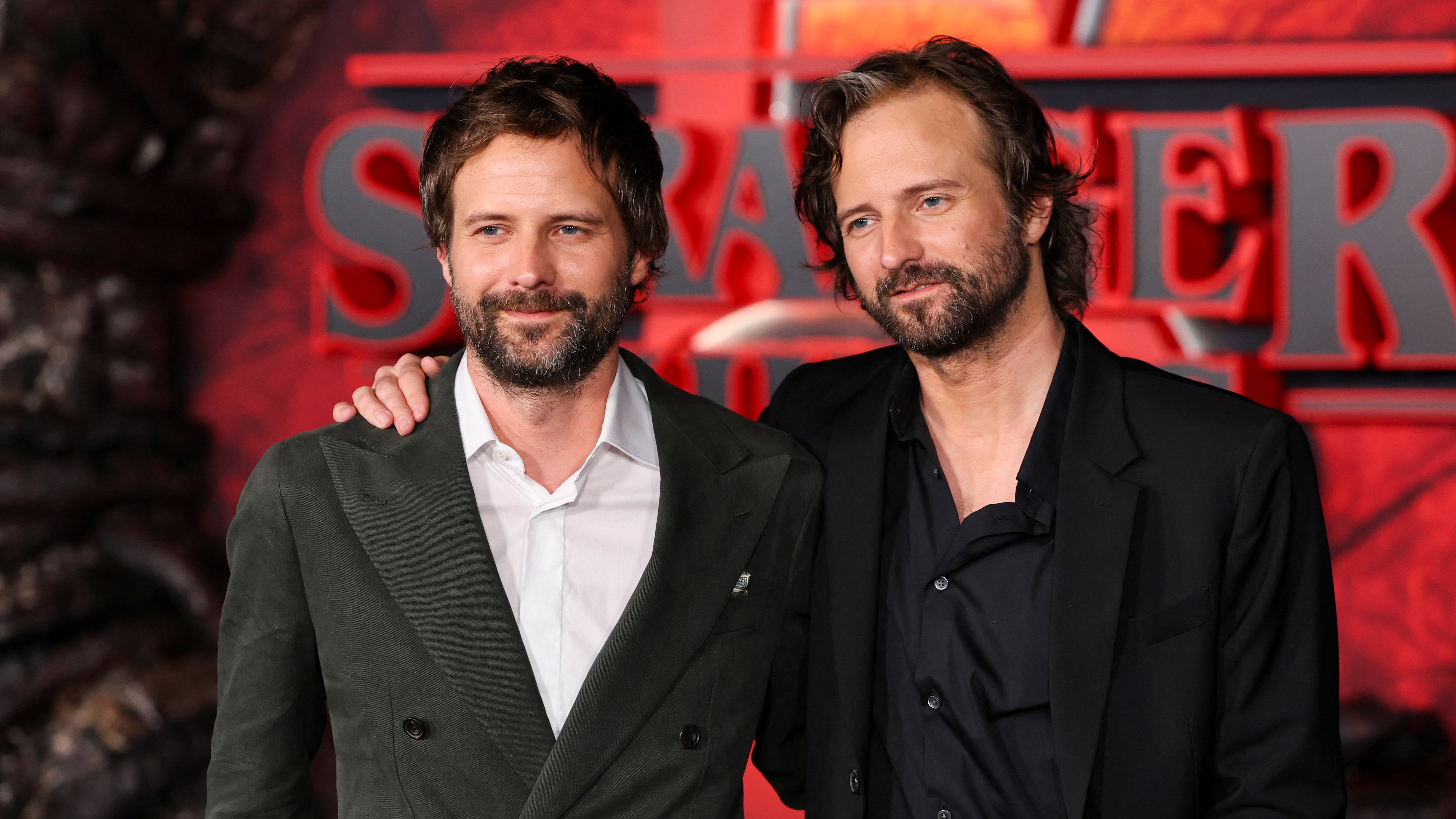 Matt y Ross Duffer, creadores del éxito de Netflix Stranger Things, nunca han ocultado sus numerosas fuentes de inspiración (Foto: REUTERS/Daniel Cole)