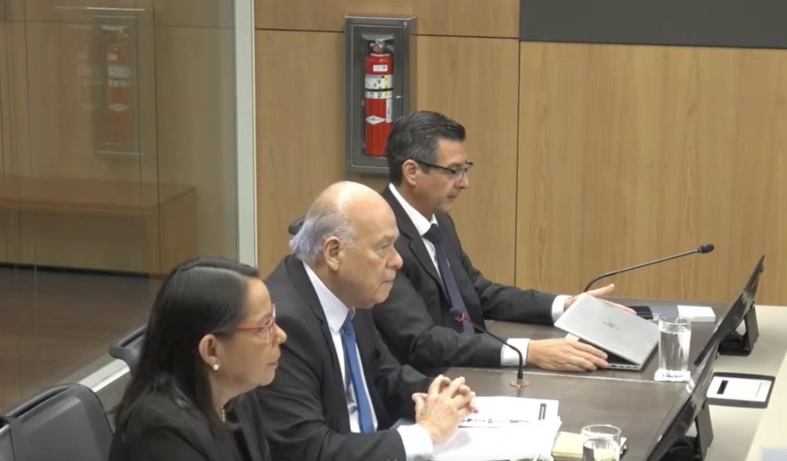 Orlando Aguirre defendió los cargos vitalicios para magistrados en Costa Rica y responsabilizó a la Asamblea por el bloqueo en la Sala IV