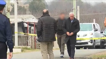 El ministro del Interior, Carlos Negro, en el barrio El Monarca (Captura Telemundo/Canal 12)