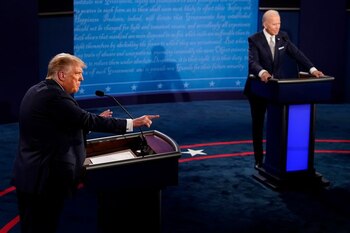 El ex presidente de Estados Unidos, Donald Trump, y el presidente Joe Bidne. Morry Gash/Pool via REUTERS