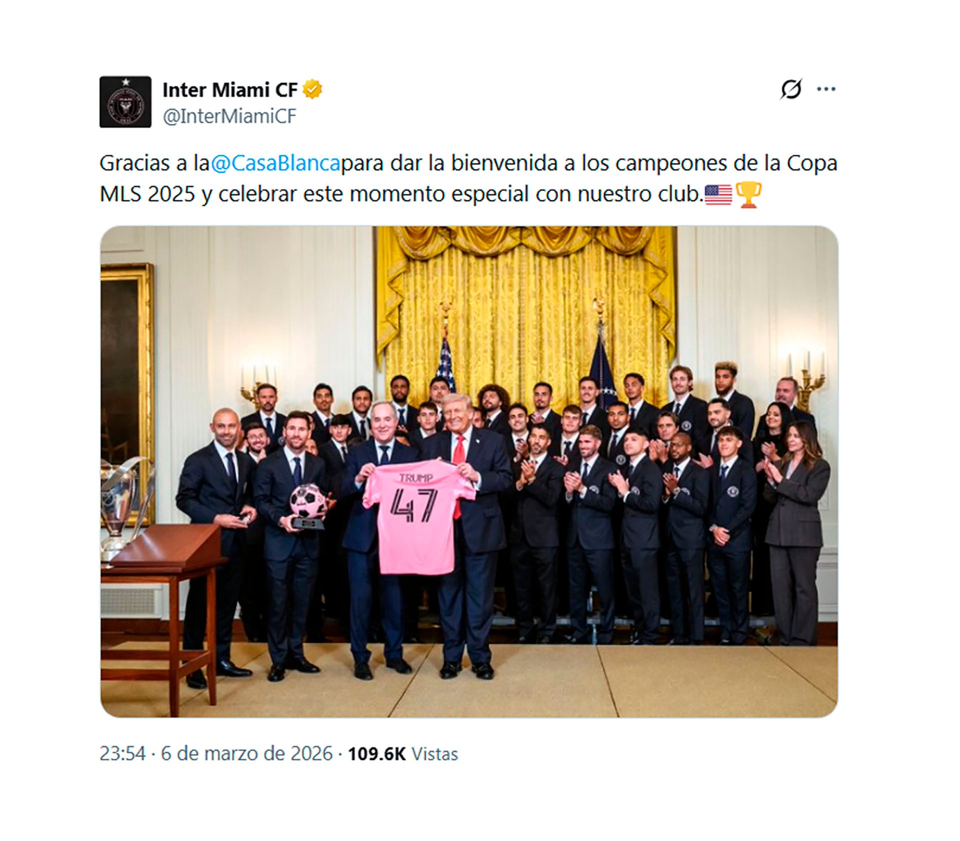 El equipo Inter Miami CF, campeones de la MLS Cup 2025, posa con el Presidente Donald Trump en la Casa Blanca durante su celebración de la victoria.