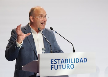 21/07/2025 El secretario general del PP, Miguel Tellado, interviene durante la clausura de la Junta Directiva Autonómica y del Comité Ejecutivo del PP de Castilla y León, en el Hotel AC Palacio de Santa Ana, a 21 de julio de 2025, en Valladolid, Castilla y León (España). Durante el acto, se ha hecho balance de los últimos meses y se ha marcado la estrategia política del Partido Popular de cara a los próximos meses y a las elecciones autonómicas, que en principio tendrán lugar en marzo de 2026. El encuentro se celebra tras el XXI Congreso Nacional de la formación, que tuvo lugar en Madrid los días 4, 5 y 6 de julio.
POLITICA
Photogenic - Europa Press