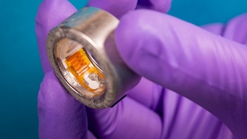 Nuevo anillo inteligente puede rastrear azúcar en sangre y alcohol