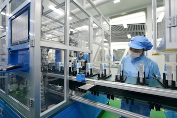 Prototipos de laboratorio demostraron una pérdida mínima de capacidad tras decenas de miles de ciclos. (Imagen referencial/Reuters)