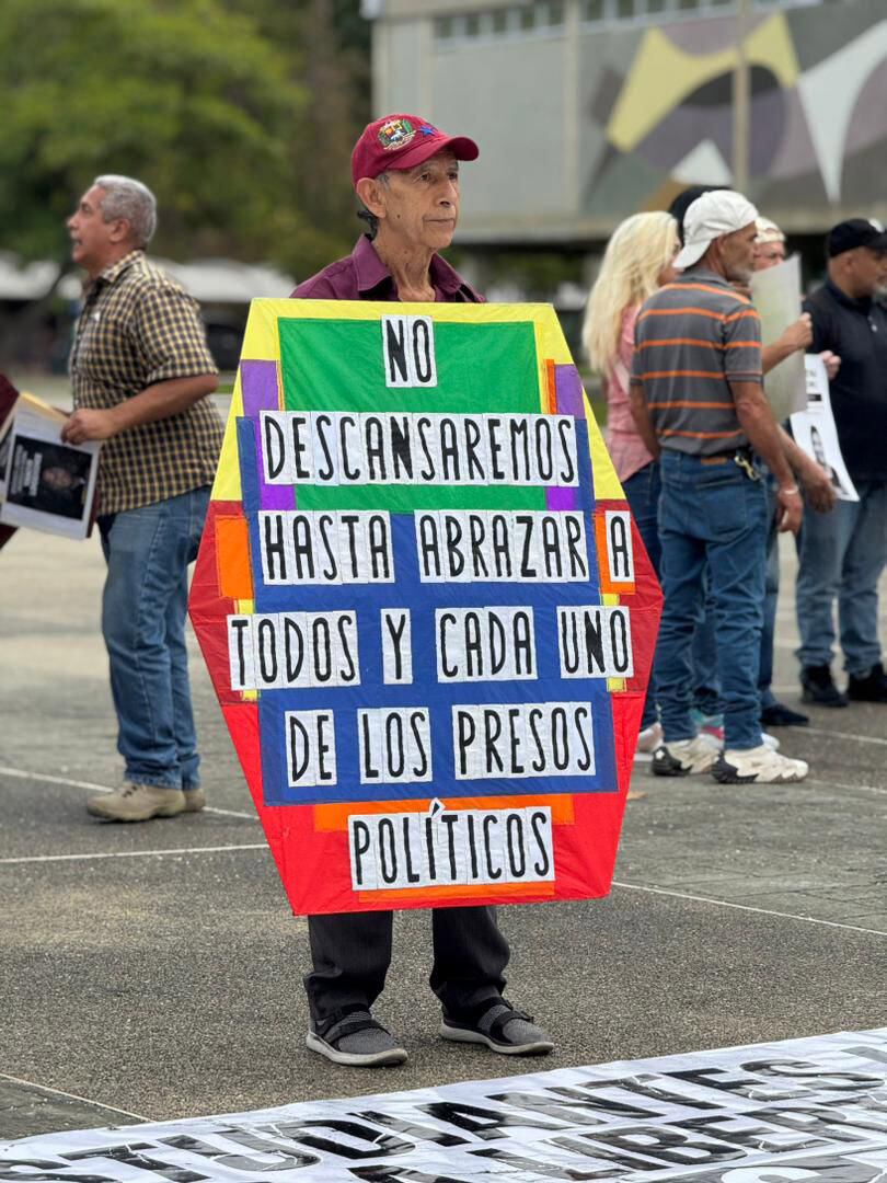 Exigen la liberación plena de las personas privadas de su libertad por motivos políticos