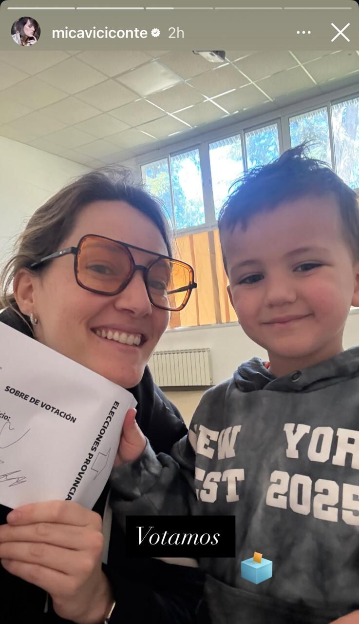 Mica Viciconte y su hijo Luca Cubero fueron a ejercer su derecho ciudadano (Instagram)