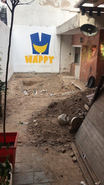 Desmantelando el hostel removieron hasta