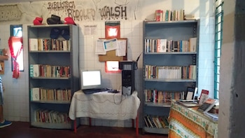 En la biblioteca Rodolfo Walsh