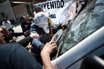 Migrantes y activistas trataron de